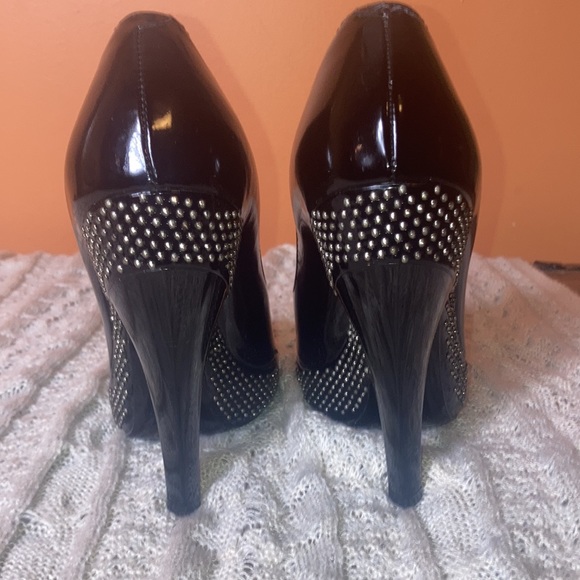 Burberry studded black heels - Picture 5 of 12
